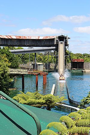 Rainbow's End Log Flume 2019