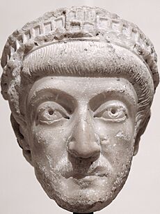 Theodosius II Louvre Ma1036 (cropped)