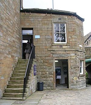 Toll House - Weavers' Triangle - Leeds-Liverpool Canal - geograph.org.uk - 528589.jpg