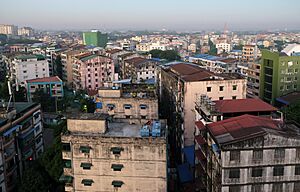 Yangon cityscape Hledan