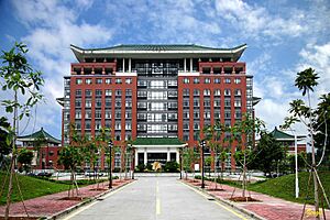 华南农业大学 行政办公楼北面 - panoramio