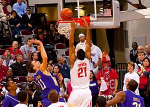 20091112 Evan Turner dunks