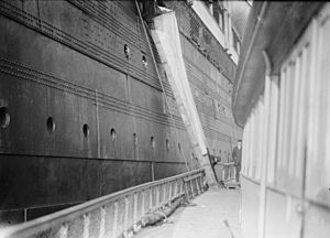 Lusitania unloading mail Bain