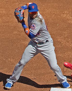 Robinson Cano (40530336073) (cropped)