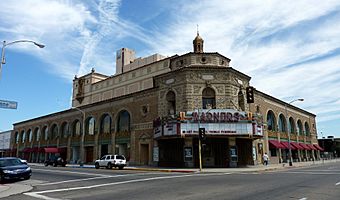 2009-0725-CA-Fresno-WarnorsTheatre.jpg