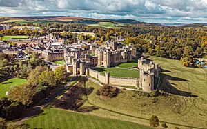 Alnwick Castle in uk.jpg