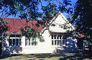 Gayndah State School (2004)