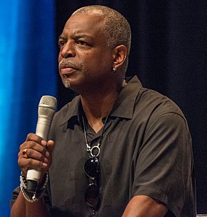 LeVar Burton 2017 (cropped)