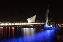 Salford quays swing bridge.jpg