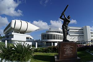 Sobers statue kensington