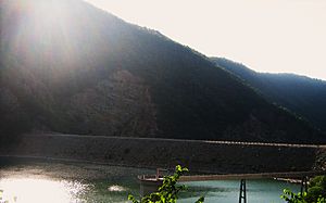 Watauga dam1.JPG