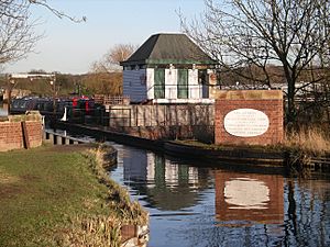 Wootton Wawen aqueduct from canal