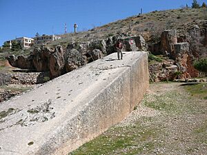 Baalbek-stoneofpregnantwoman