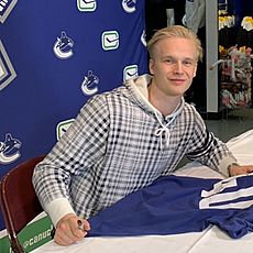 Elias Pettersson.jpg