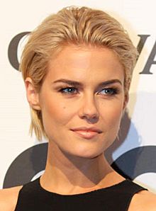 Rachael Taylor 2011 (cropped).jpg