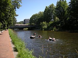 Renton, WA - tubing on the Cedar River 02.jpg