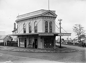 Pharmacy at today's Royal Oak Roundabout in 1910