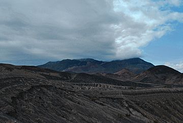 Ubehebe stacks (7028762281).jpg