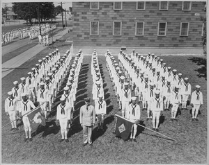 A Company of Negro recruits which has been entered in the "Hall of Fame" at the Great Lakes, Illinois Naval Training... - NARA - 520605