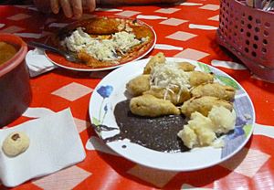 Gastronomia de Papantla, molotes