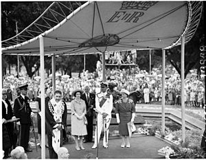 Royal visit of Queen Elizabeth II and the Duke of Edinburgh, February 1963, Archibald Fountain, Sydney - photographer Australian Photographic Agency (7300130874)