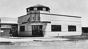 StateLibQld 1 122315 Kingaroy radio station, 4SB ca. 1938