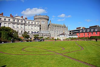 The Dubhlinn Gardens Dublin Castle 01.JPG