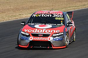 V8Supercar-888-Lowndes-2009