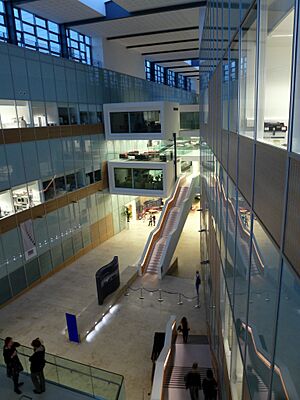 Cmglee Cambridge LMB atrium