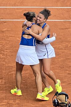 Sara Errani - Jasmine Paolini vs. Mirra Andreeva - Diana Shnaider, 2024 Summer Olympics women's doubles tennis tournament, 2024-08-04 (309) (cropped)