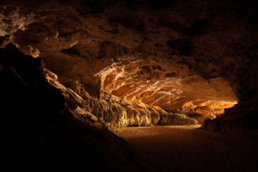 Stockyard Gully Cave exit in Drovers Cave National Park, Western Australia.png