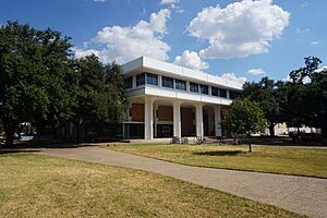 Angelo State University September 2019 03 (Porter Henderson Library)