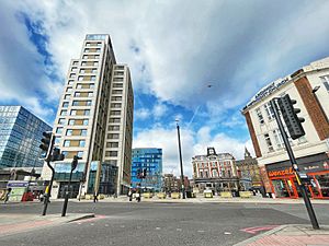 Archway Navigator Square.jpg