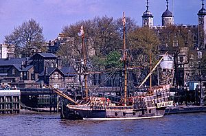 Golden Hind replica.jpg