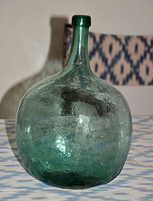 Hand blown bottle in the Jardins d’Alfàbia