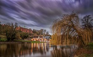 School Boathouse Shrewsbury (20960693446)