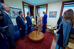 Secretary Kerry Greets Begum Khaleda Zia at the U.S. Embassy Dhaka (28695344064)