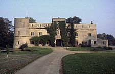 WoodcroftCastle.jpg