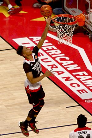 20160330 MCDAAG Markelle Fultz layup (2)