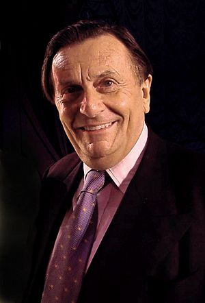 Barry Humphries July 2001.jpg