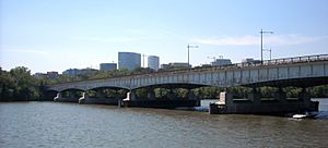 Theodore Roosevelt Bridge Rossyln.JPG