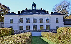 Östsidan av Näsby slott. 01