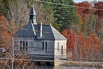 FraminghamMA ReservoirNumberThreeGatehouse.jpg