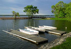 Lake Shetek State Park docks.JPG