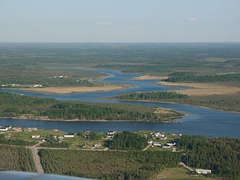 Nelson River near Norway House, from the air.jpg