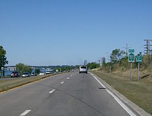 Robert Moses Pkwy north in Niagara Falls NY