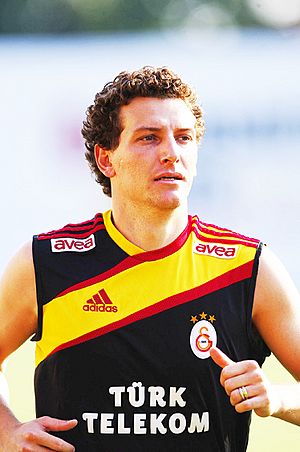 Elano blumer.jpg