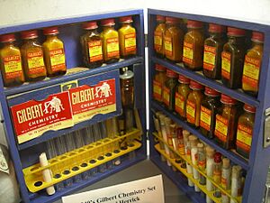 1940s Gilbert chemistry set 04.jpg