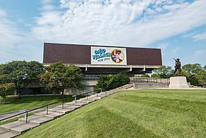 Ohio History Center exterior 01.jpg