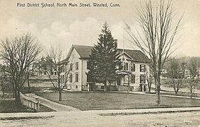 PostcardWinstedCTFirstDistrictSchoolNorthMainStreet1908